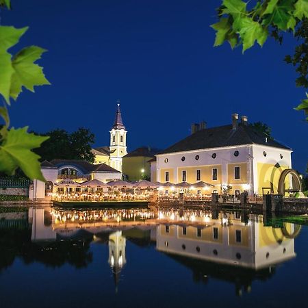 Hotel Gabriella Tapolca Bagian luar foto